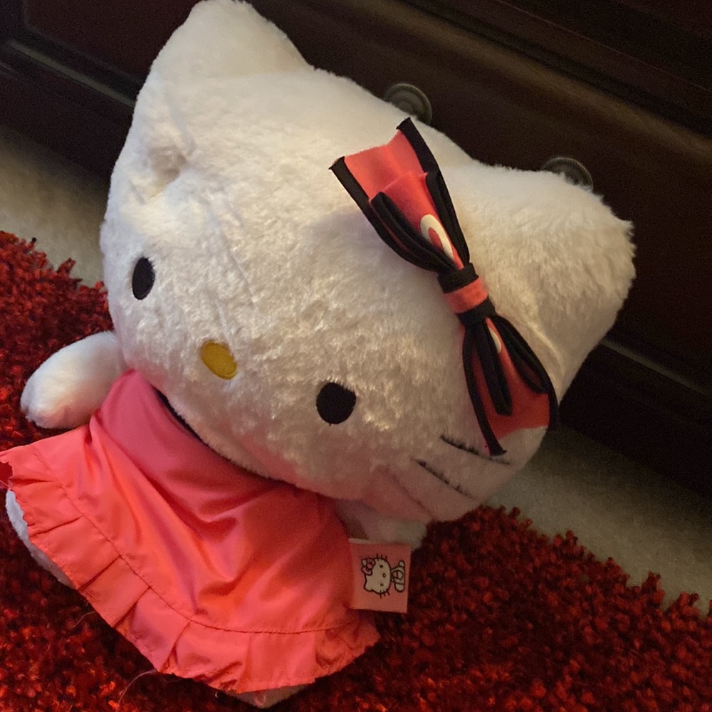 Hello kitty plush - Picture 3 of 3